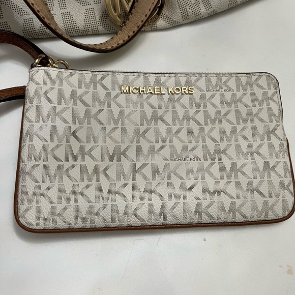 Michael Kors bag and wallet set - Picture 6 of 6